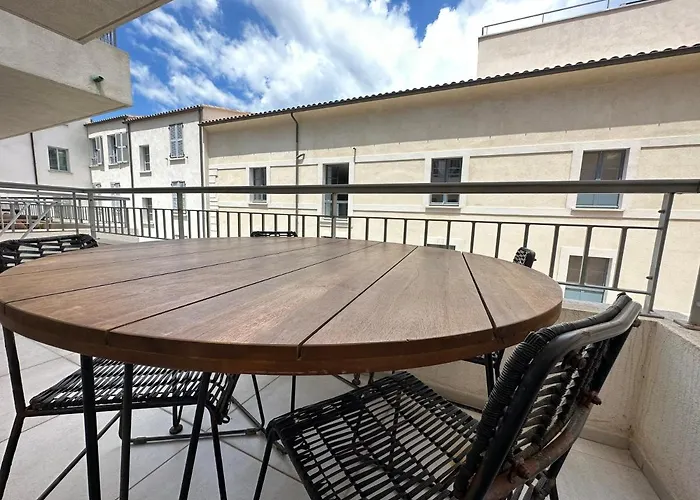 C31 - T2-Les Hauts Du Port-Parking-Clim-Wifi-50M Du Port